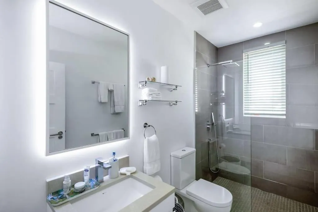 The Seahorse Family Villa, Barbados Saint James Villa
