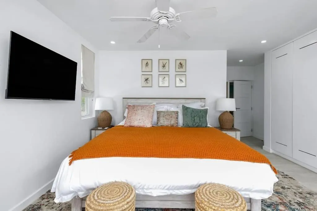 The Seahorse Family Villa, Barbados Saint James 0*,